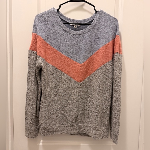 Sweaters - Picture 5 of 6